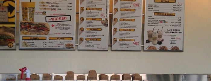 Which Wich? Superior Sandwiches is one of สถานที่ที่ Charlie ถูกใจ.