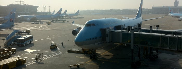 Gate 27 is one of Airport Gates : Visited.