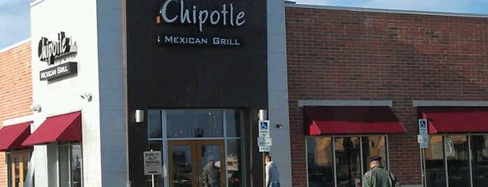 Chipotle Mexican Grill is one of สถานที่ที่ Kristeena ถูกใจ.