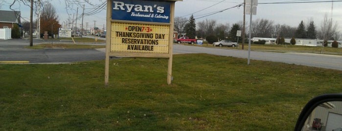 Ryan's is one of สถานที่ที่ 🖤💀🖤 LiivingD3adGirl ถูกใจ.