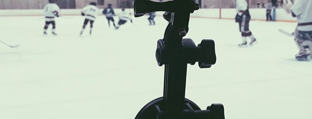 Webster Ice Arena is one of Posti che sono piaciuti a Doug.