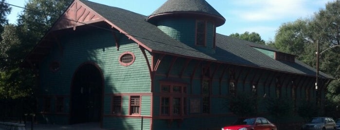 The Trolley Barn is one of Locais curtidos por Andy.
