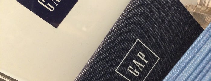GAP is one of Mikeさんのお気に入りスポット.
