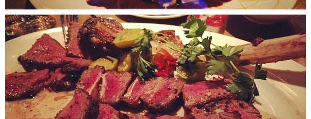 RPM Steak is one of Lugares favoritos de Chris.