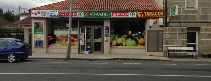 Atlantico Supermercado is one of Por la Galicia profunda.