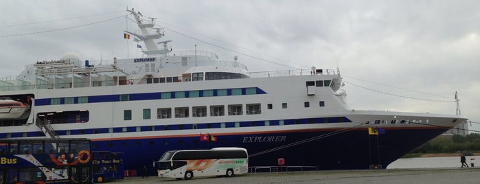 Port Of Antwerp is one of Locais curtidos por Chuk.