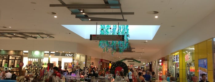 Mt Ommaney Centre is one of Joãoさんのお気に入りスポット.