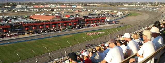 オートクラブ・スピードウェイ is one of NASCAR Tracks.