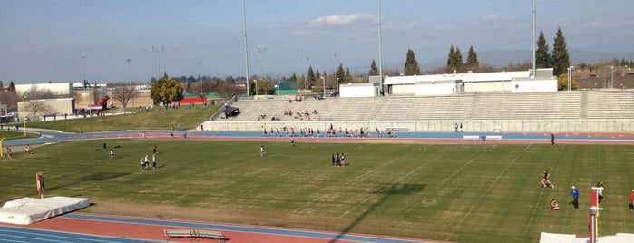 Buchanan High School is one of Jerome'nin Beğendiği Mekanlar.