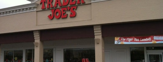 Trader Joe's is one of Lindsaye : понравившиеся места.