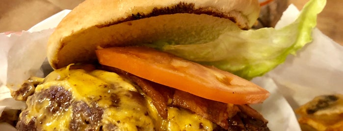 Fresh Burger is one of siva'nın Kaydettiği Mekanlar.