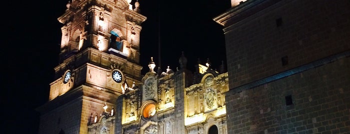 Catedral de Morelia is one of สถานที่ที่ Jorge ถูกใจ.