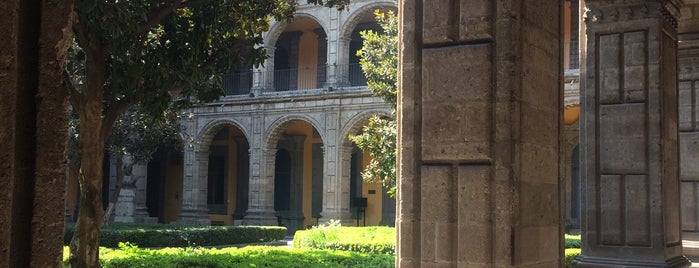 Antiguo Colegio de San Ildefonso is one of Posti che sono piaciuti a Jorge.