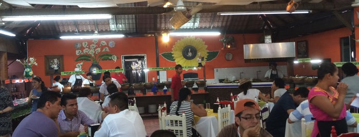 Restaurante Donaji is one of Tempat yang Disukai Jorge.