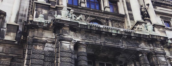 Österreichische Nationalbibliothek is one of Favorite Places Vienna.