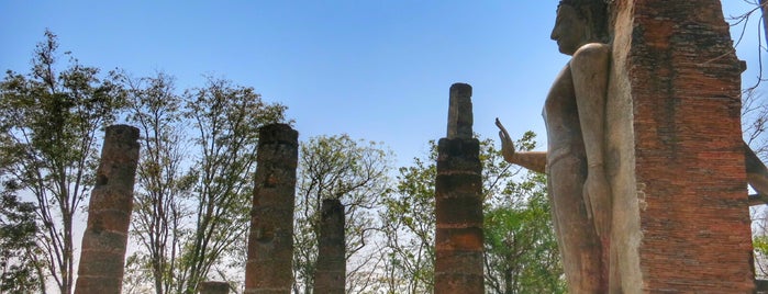 Wat Saphan Hin is one of Sukhothai Historical Park.