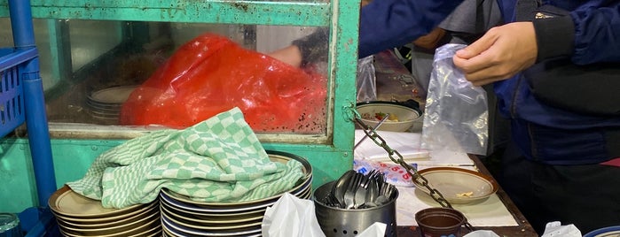 Sop Kaki Sapi 008 Pak Haji Kemin is one of Kuliner Lampung.