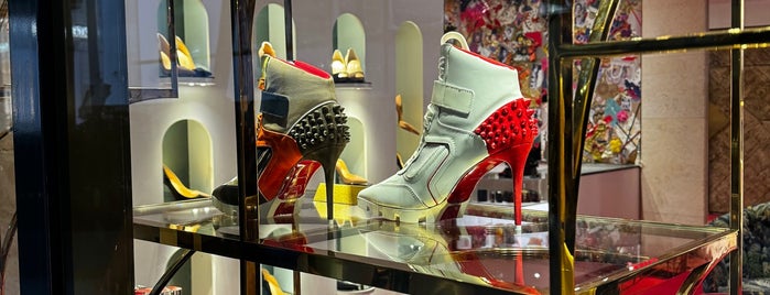 Christian Louboutin is one of Görülecek çok yer var, biriktirilecek çok anı...