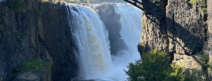Paterson Great Falls National Historical Park is one of Locais curtidos por Leonid.