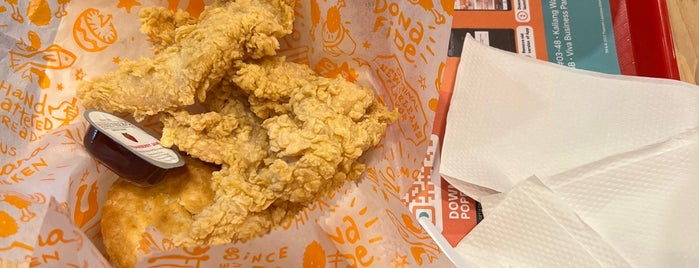 Popeyes Louisiana Kitchen is one of Halal food in Singapore.