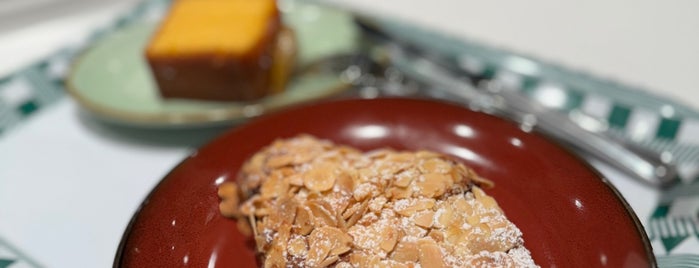 Tiong Bahru Bakery is one of Afuera de Europa.