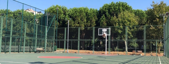 Özgürlük Parki Basketbol Sahalari is one of basketbol mabedleri.