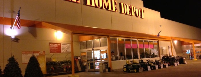 The Home Depot is one of Locais curtidos por Mike.