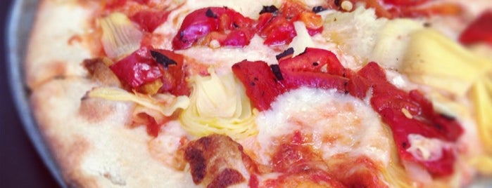 A'Pizza Badamo is one of Lieux qui ont plu à Melissa.