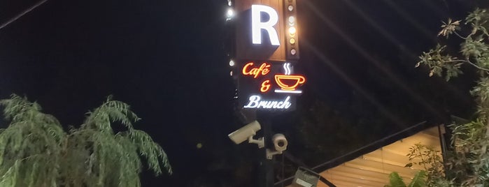 Safir Restaurant | رستوران سفیر is one of Tempat yang Disukai Mohsen.