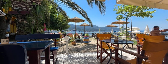 Beach Bar Island is one of thassos halkidiki selanik.