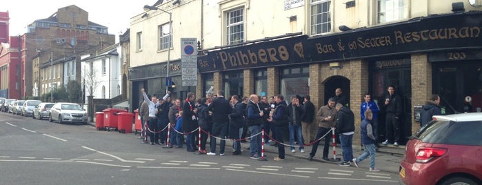 Phibbers is one of London bars to watch football.