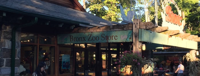 Zoo Store is one of James'in Beğendiği Mekanlar.