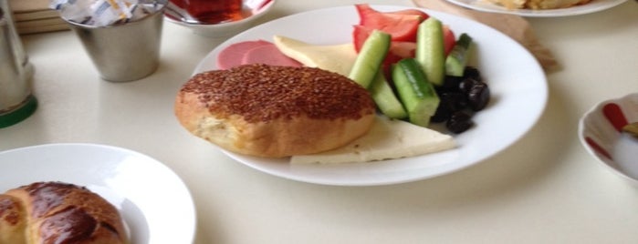 Pesto Cafe is one of İftarda TATLIPARA'lı 10 mekan!.