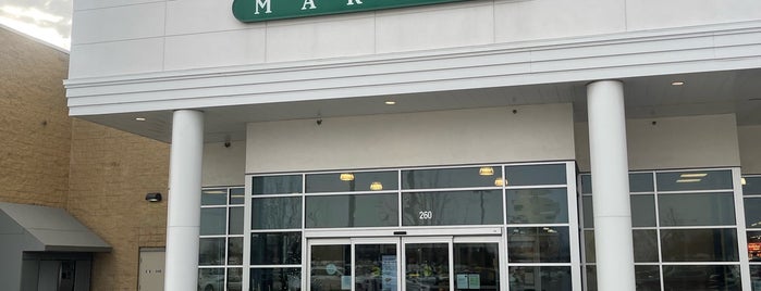 Whole Foods Market is one of DES MOINES.