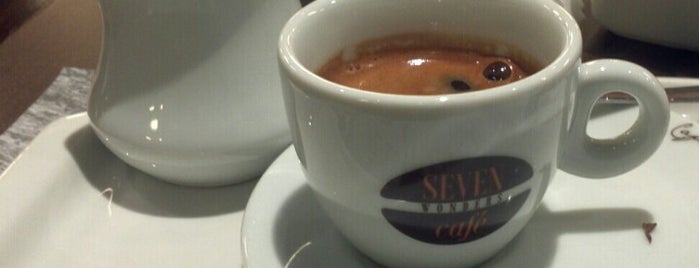 Seven Wonders Café is one of Posti che sono piaciuti a Luã.