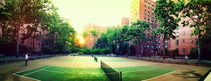 Stuytown Paddle Tennis Courts is one of Locais salvos de Kimmie.