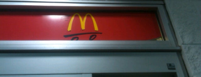 McDonald's is one of Justin : понравившиеся места.