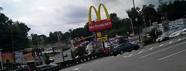 McDonald's is one of Orte, die Julie gefallen.