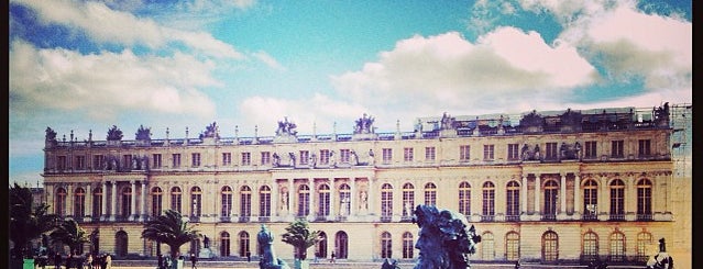 Palácio de Versalhes is one of Paris.