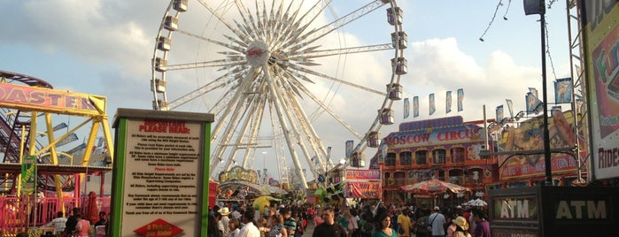 HLSR Carnival is one of สถานที่ที่ Bobby ถูกใจ.
