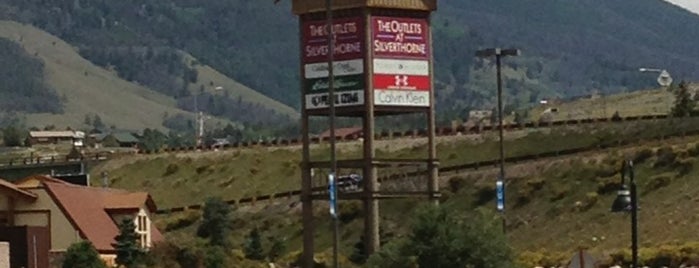 Outlets at Silverthorne is one of Locais curtidos por Ryan.