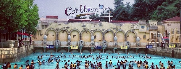 Caribbean Bay is one of Coryさんの保存済みスポット.