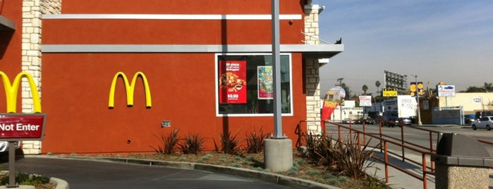 McDonald's is one of สถานที่ที่ Rachel ถูกใจ.