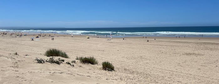 Praia da Cornélia is one of Almada.