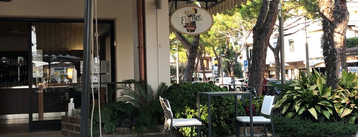 Caffè Centrale is one of Lugares favoritos de Marina.