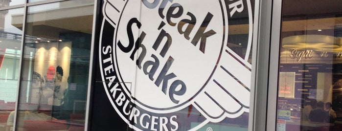 Steak'n Shake is one of Orte, die Gi@n C. gefallen.