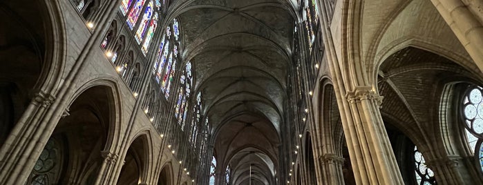 Saint-Denis Bazilikası is one of First Time in Paris?.