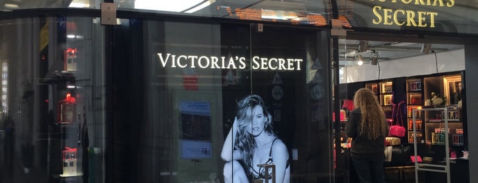 Victoria's Secret is one of Tempat yang Disukai Olga.