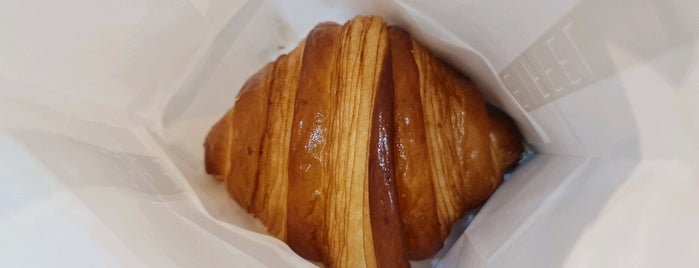 Cafe Eiffel is one of Croissant List.