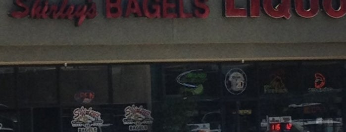 Shirley's Bagel Etc is one of Orte, die Katy gefallen.